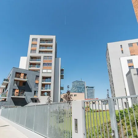 Sunny With Big Private Terrace & Bbq By Easybnb * פראג